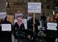 Muslimové protestovali proti násilí ve jménu islámu