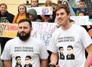 Pastoral Brothers: Chceme být vážní, protože situace je vážná