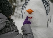 České děti mohou podesáté stavět sněhuláky na pomoc školákům v Africe 