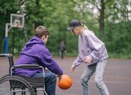 Školáci si mohou s programem Para tour vyzkoušet sporty na vozíku